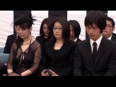 Tokyo hot เย็ดเมียเพื่อนในงานศพผัว ล่อกันหน้าโลงศพเลย ใจเด็ดจริงๆ